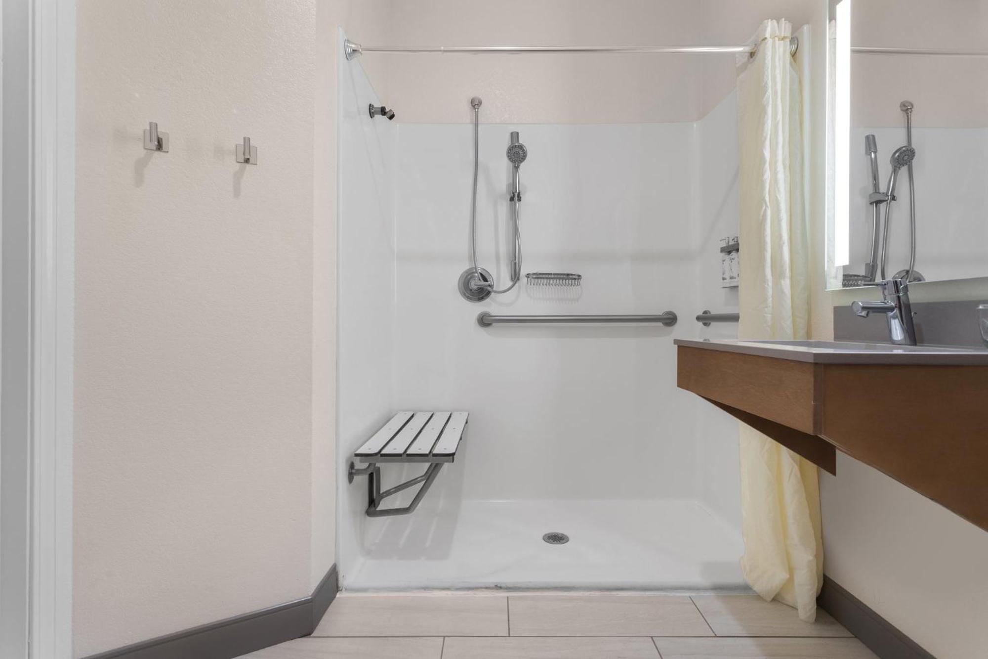 Candlewood Suites La Crosse By Ihg Exterior photo
