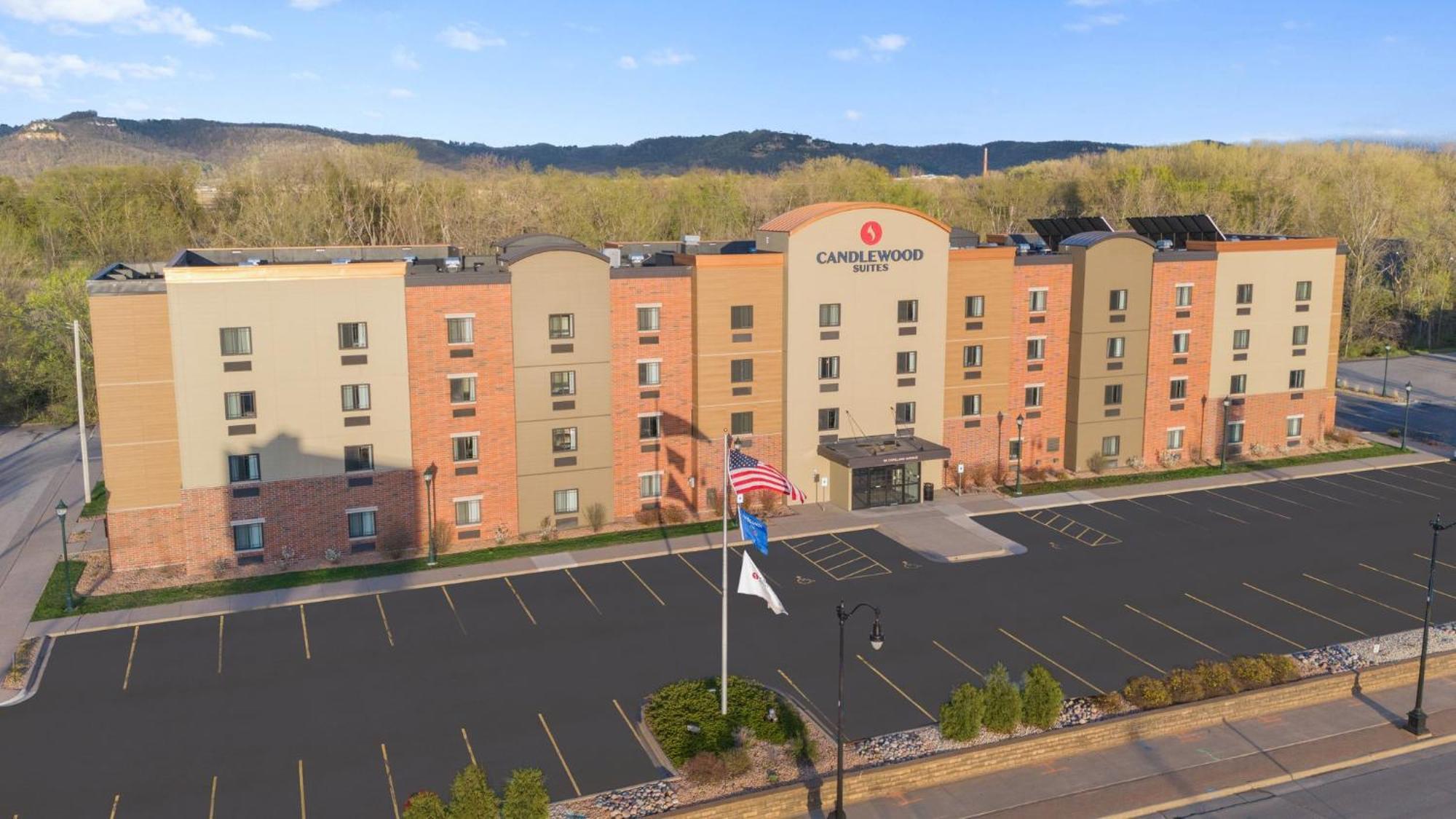 Candlewood Suites La Crosse By Ihg Exterior photo